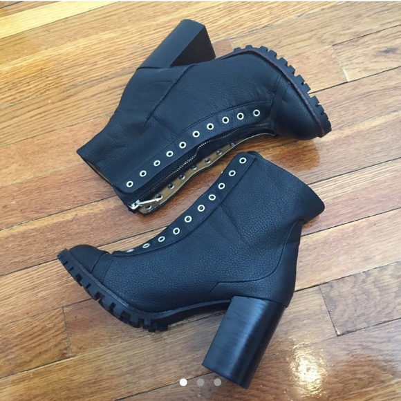 ISO SIMILAR BOOTS (FAUX LEATHER) - Picture 4 of 4